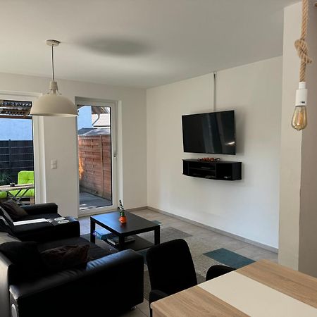 Neubau, Moderne Haushaelfte In Hamburg公寓 外观 照片
